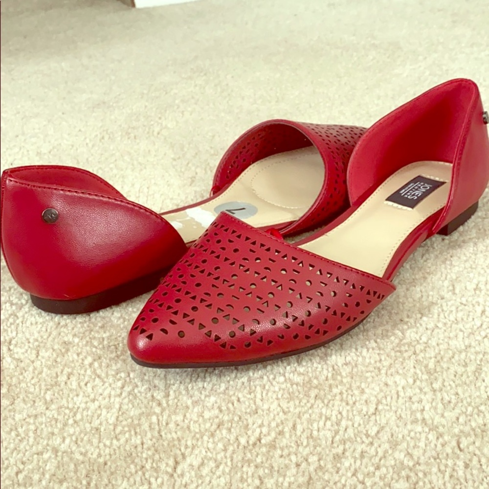 BRAND NEW Jones NY red flats